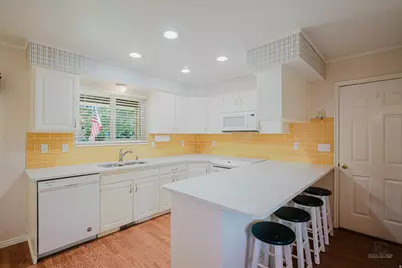 2289 E Sunset Dr, Layton, UT 84040 - Photo 8