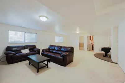 2289 E Sunset Dr, Layton, UT 84040 - Photo 30