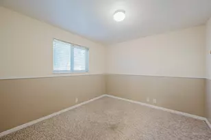 2289 E Sunset Dr, Layton, UT 84040 - Photo 24