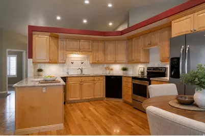 1637 N Linden Ln E #231, Bountiful, UT 84010 - Photo 2