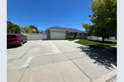 12171 S Laurel Chase Dr W, Riverton, UT 84065 - Photo 4
