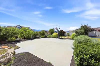 2389 S Prairie View Dr W, Eagle Mountain, UT 84005 - Photo 42