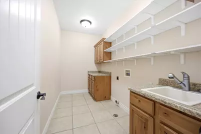 2389 S Prairie View Dr W, Eagle Mountain, UT 84005 - Photo 40