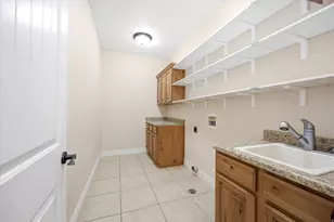 2389 S Prairie View Dr W, Eagle Mountain, UT 84005 - Photo 40