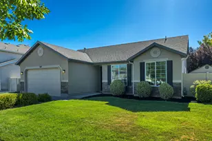 977 N Fox Hollow Dr, North Salt Lake, UT 84054 - Photo 2
