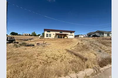 256 S 300 E, Blanding, UT 84511 - Photo 2