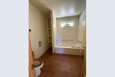 256 S 300 E, Blanding, UT 84511 - Photo 8