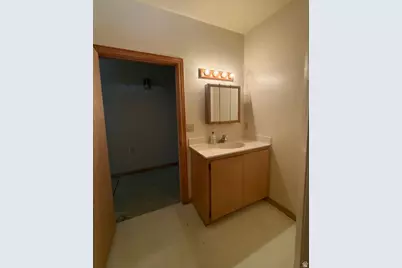 256 S 300 E, Blanding, UT 84511 - Photo 6