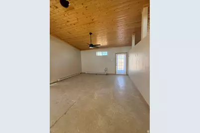 256 S 300 E, Blanding, UT 84511 - Photo 14
