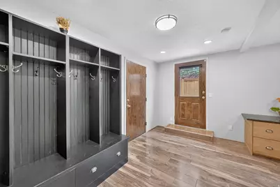 3200 E 3900 S, Holladay, UT 84124 - Photo 18