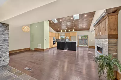 3200 E 3900 S, Holladay, UT 84124 - Photo 4