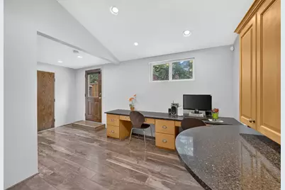 3200 E 3900 S, Holladay, UT 84124 - Photo 24
