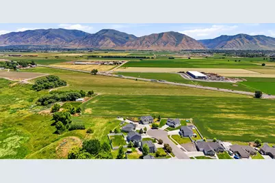 873 E 675 N, Wellsville, UT 84339 - Photo 46