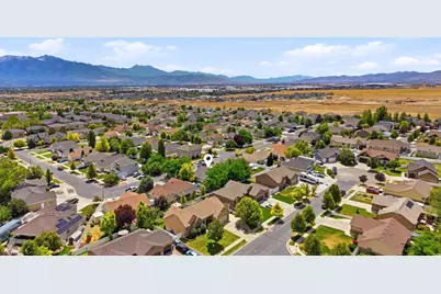 8462 S Oak Farm Dr W, West Jordan, UT 84081 - Photo 10