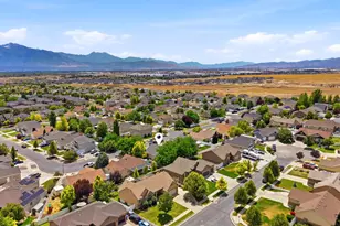 8462 S Oak Farm Dr W, West Jordan, UT 84081 - Photo 10