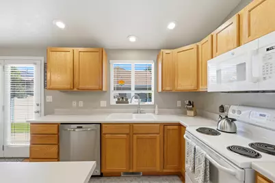 8462 S Oak Farm Dr W, West Jordan, UT 84081 - Photo 24