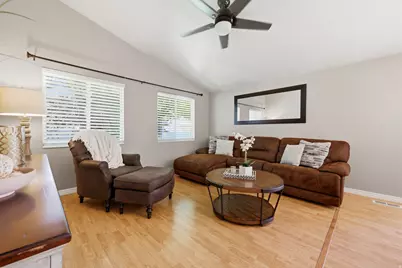8462 S Oak Farm Dr W, West Jordan, UT 84081 - Photo 2