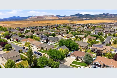 8462 S Oak Farm Dr W, West Jordan, UT 84081 - Photo 8