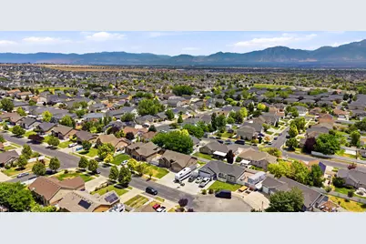 8462 S Oak Farm Dr W, West Jordan, UT 84081 - Photo 10