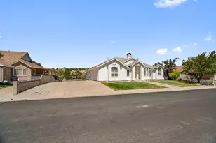 714 S St James Pl, Cedar City, UT 84720 - Photo 14