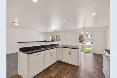 98 E Harmony Ct, Saratoga Springs, UT 84045 - Photo 12