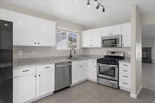 5086 S 3925 W, Roy, UT 84067 - Photo 8