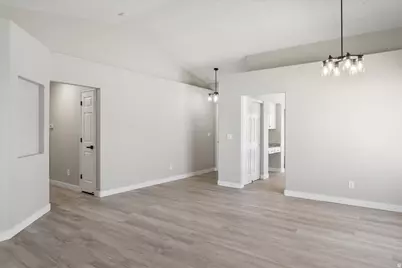 5086 S 3925 W, Roy, UT 84067 - Photo 10