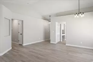 5086 S 3925 W, Roy, UT 84067 - Photo 10