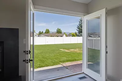 5086 S 3925 W, Roy, UT 84067 - Photo 18