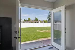 5086 S 3925 W, Roy, UT 84067 - Photo 18