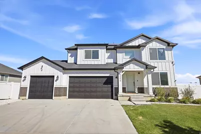 4554 N Mt Ellen St, Eagle Mountain, UT 84005 - Photo 2