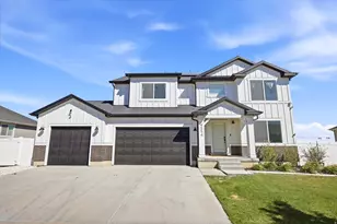 4554 N Mt Ellen St, Eagle Mountain, UT 84005 - Photo 2