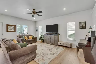 4569 E Fall Harvest Rd, Eagle Mountain, UT 84005 - Photo 4
