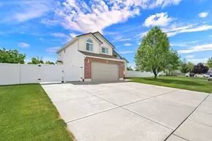 2334 N 2350 W, Clinton, UT 84015 - Photo 2