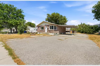 397 S Tremont St, Tremonton, UT 84337 - Photo 6