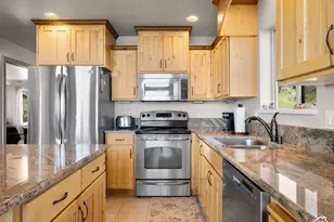2330 S Valleyview Dr, Garden City, UT 84028 - Photo 28