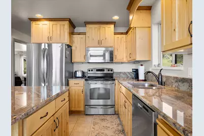 2330 S Valleyview Dr, Garden City, UT 84028 - Photo 28