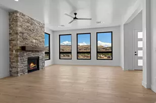 1043 N Falcon View, Hurricane, UT 84737 - Photo 4