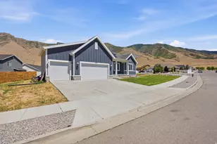 8174 N Cobblerock Rd, Lake Point, UT 84074 - Photo 44