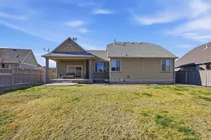 8494 N Turnberry Rd E, Eagle Mountain, UT 84005 - Photo 24