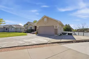 593 N 870 W, West Bountiful, UT 84087 - Photo 2