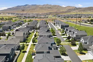 7502 N Cottage Ln E, Eagle Mountain, UT 84005 - Photo 40