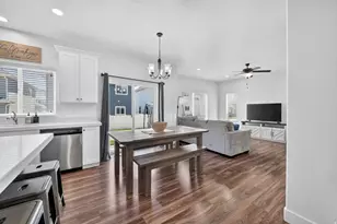 7502 N Cottage Ln E, Eagle Mountain, UT 84005 - Photo 10