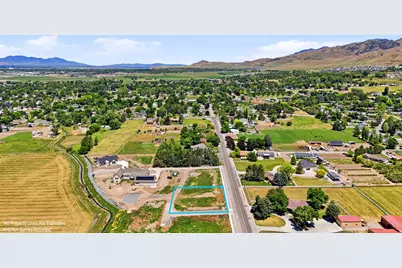 245 E 400 S #4, Providence, UT 84332 - Photo 6