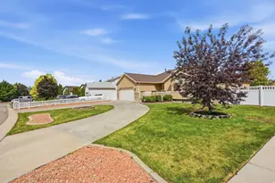 344 W Heber Cv S, Grantsville, UT 84029 - Photo 2