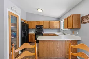 910 W Red Oaks Dr, Murray, UT 84123 - Photo 10