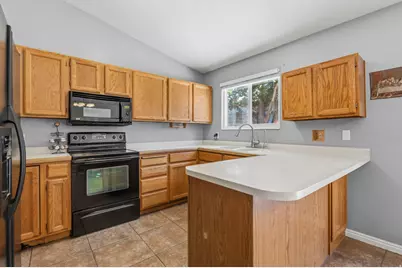 910 W Red Oaks Dr, Murray, UT 84123 - Photo 8