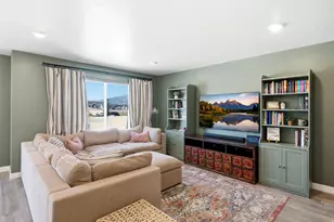 1084 E Pilot St, Saratoga Springs, UT 84045 - Photo 6