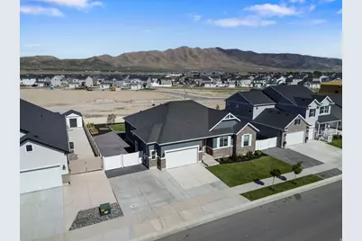 5420 N Cliffrose Dr, Eagle Mountain, UT 84005 - Photo 8