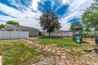 7222 S Robin Way W, West Jordan, UT 84084 - Photo 28